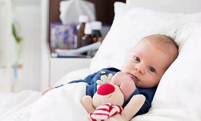 美国试管婴儿：儿童疾病——一个月的婴儿吐奶的处理办法