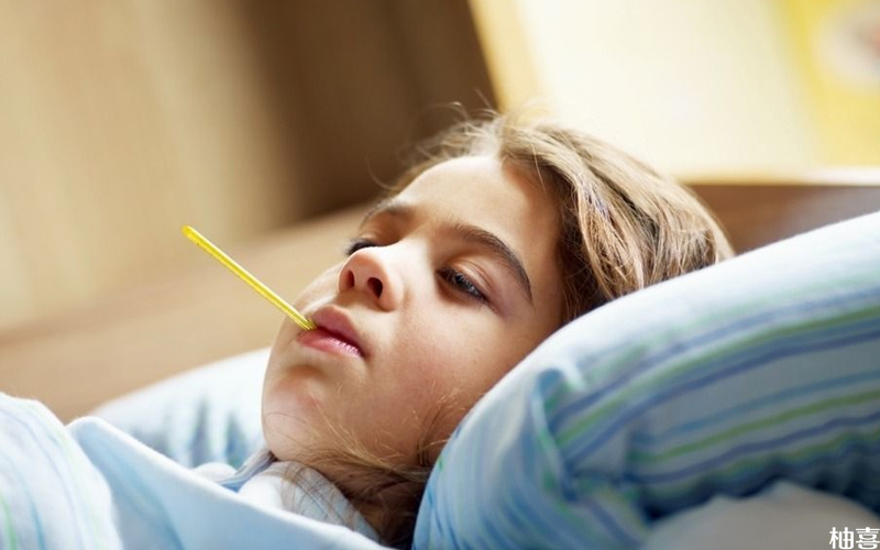儿童发烧按摩哪个穴位能够在5分钟内退烧？